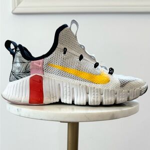 Nike flyknit white sneakers